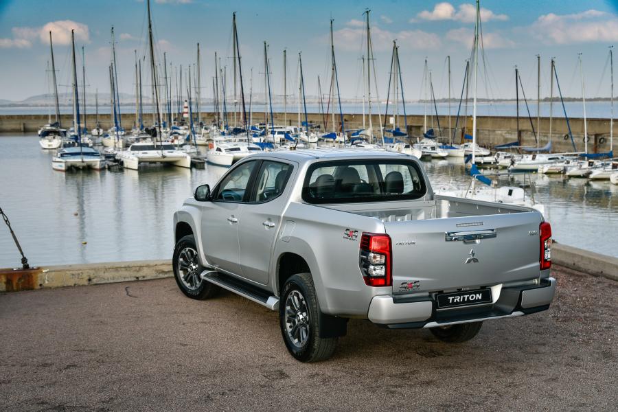  Mitsubishi Triton Double Cab 2019 года  (ZA) (фото 6 из 40)
